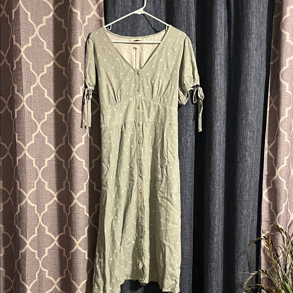 Elegant Green Button-Down Dress